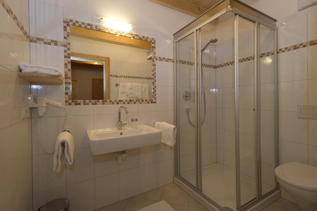 Appartments Jagerhof Braies  Bilik gambar