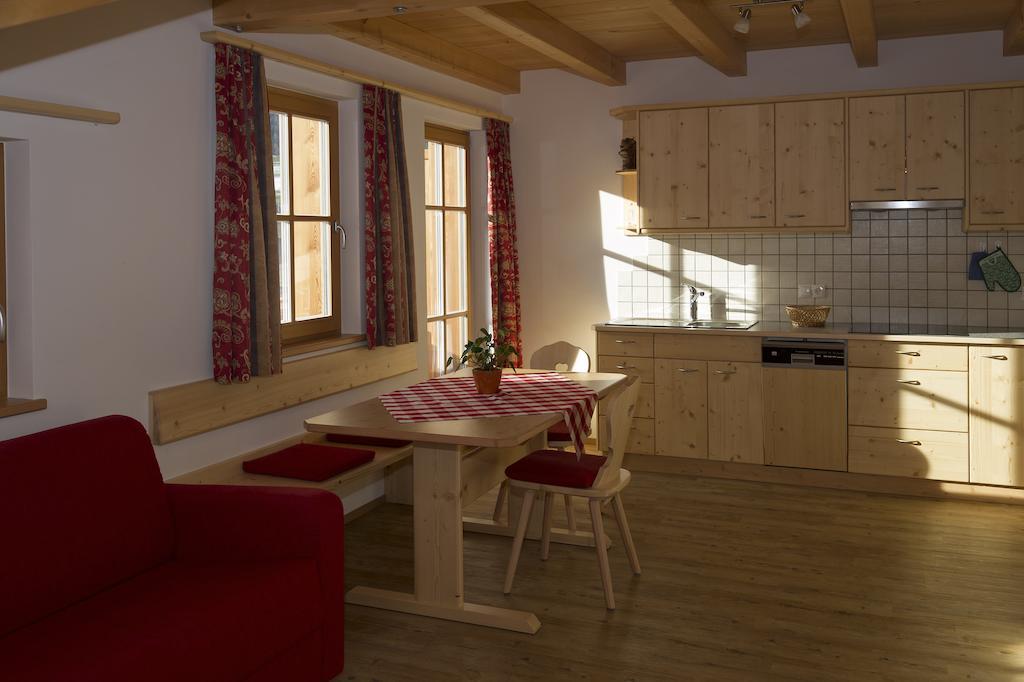 Appartments Jagerhof Braies  Bilik gambar