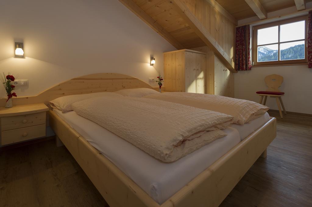 Appartments Jagerhof Braies  Bilik gambar