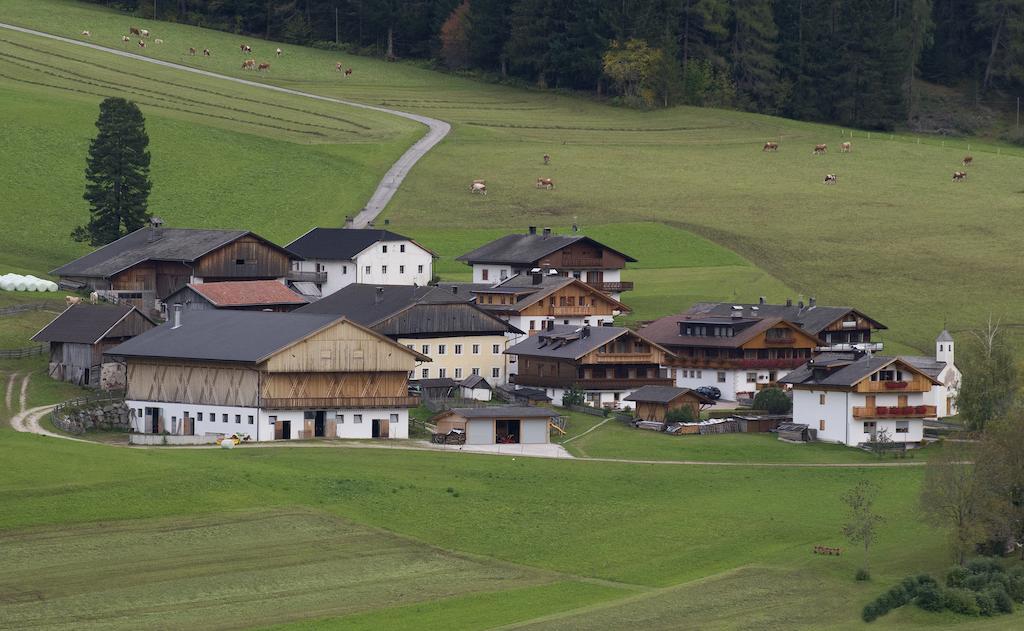 Appartments Jagerhof Braies  Luaran gambar